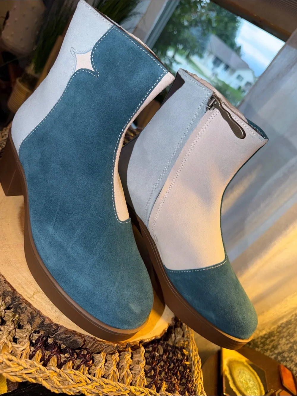 Lazo Luna Two-Tone Suede Ankle Boots Blue White Women’s Size 7 NIB